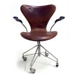 909 8285 DESK CHAIR